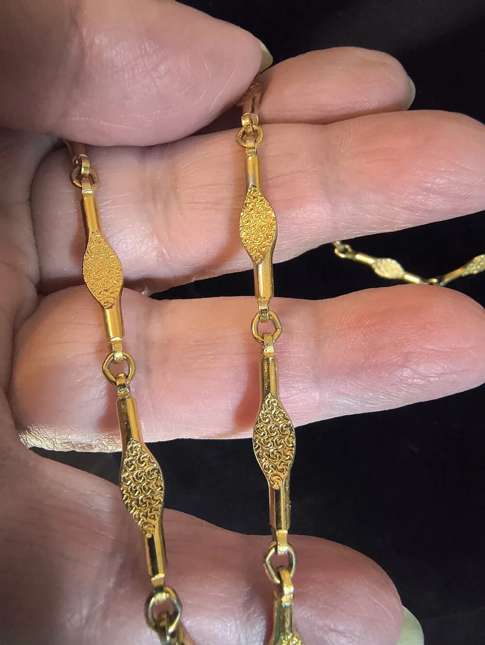 Poshmark Title:Vintage Crown Trifari Gold Tone Cross Pendant Necklace 26